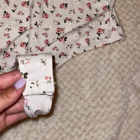 VS Pink long sleeve floral rose bodysuit - Picture 3 of 6